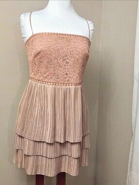 Stylestalker Dusty Pink Lace Bodice Tiered Pleated Mini Dress